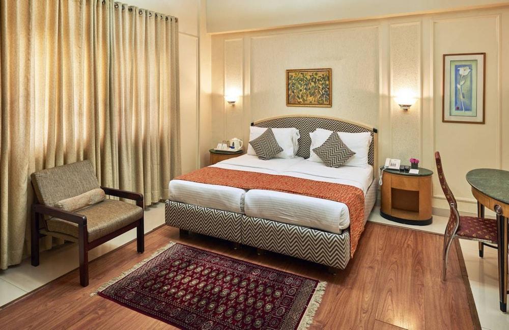 Astoria Hotel Βομβάη Εξωτερικό φωτογραφία