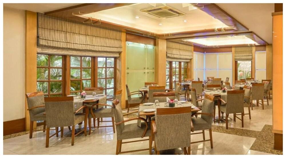 Astoria Hotel Βομβάη Εξωτερικό φωτογραφία