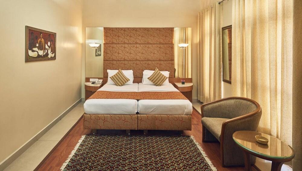 Astoria Hotel Βομβάη Εξωτερικό φωτογραφία