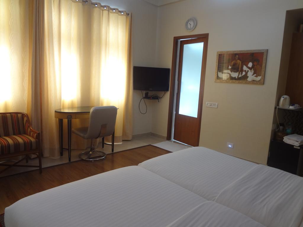 Astoria Hotel Βομβάη Εξωτερικό φωτογραφία