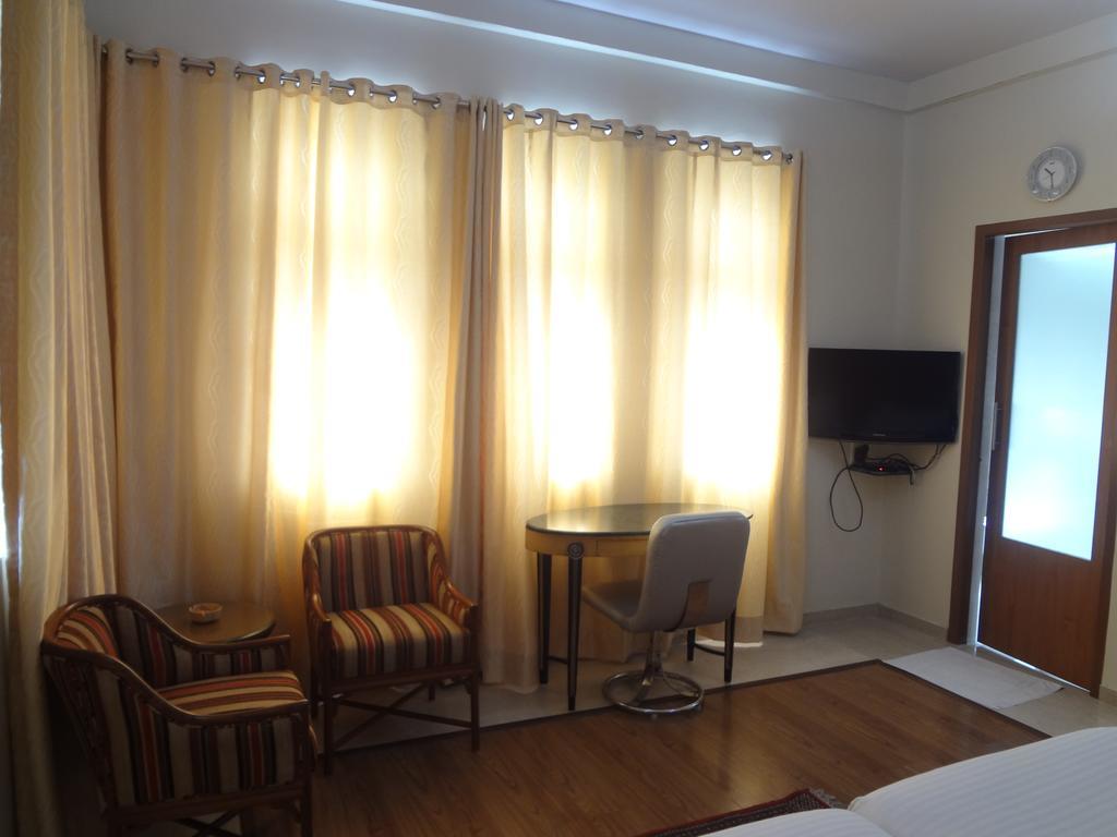 Astoria Hotel Βομβάη Εξωτερικό φωτογραφία