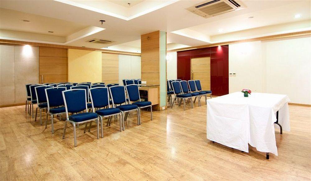 Astoria Hotel Βομβάη Εξωτερικό φωτογραφία