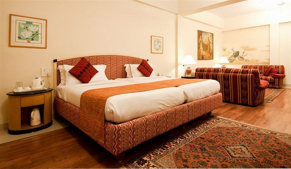 Astoria Hotel Βομβάη Εξωτερικό φωτογραφία